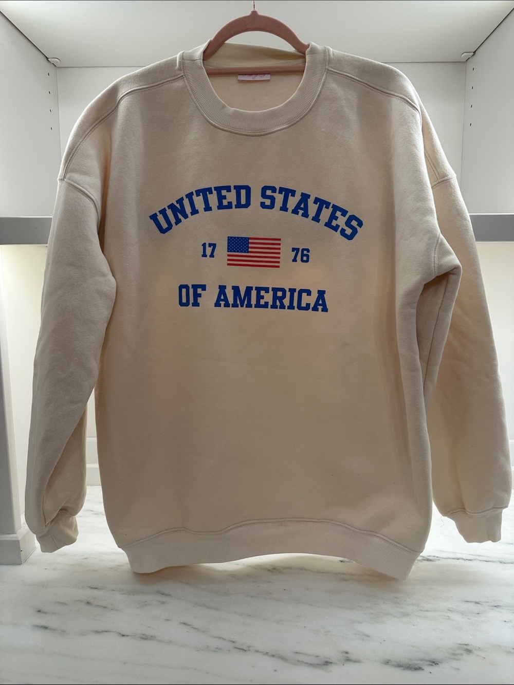 Pink Lily small cream ‘United States of America’ sweatshirt.  Like new